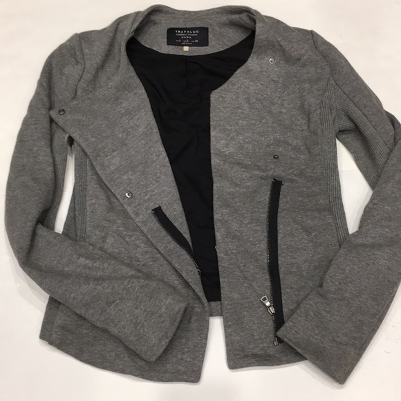 Zara Jackets & Blazers - Women’s outerwear short jacket